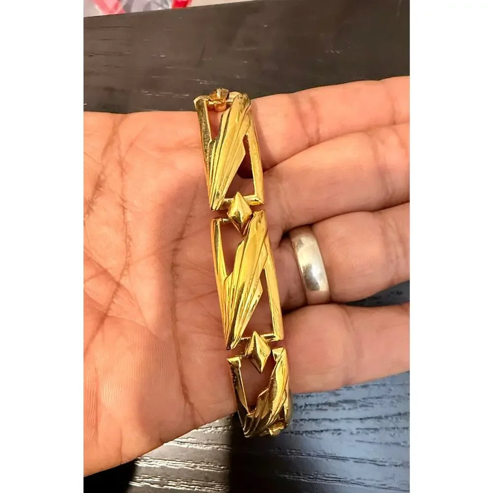 Vintage Signed Monet Gold Tone Geometric Link Bracelet 6.75”